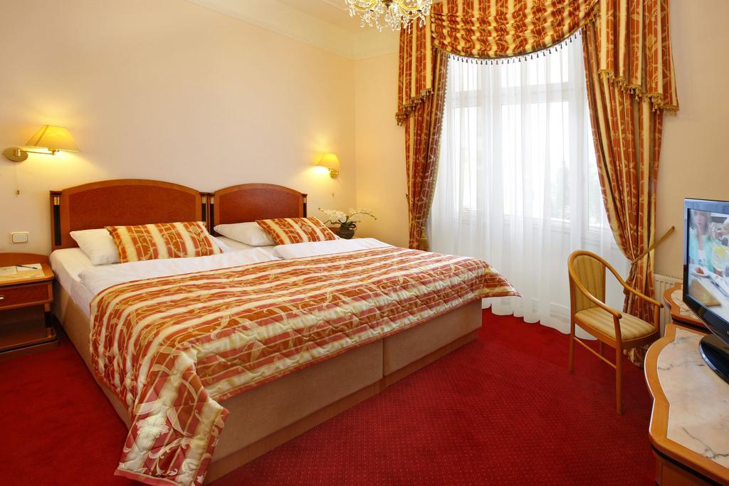 Ensana Hvezda - Imperial - Neapol Hotel Marianske Lazne Bilik gambar