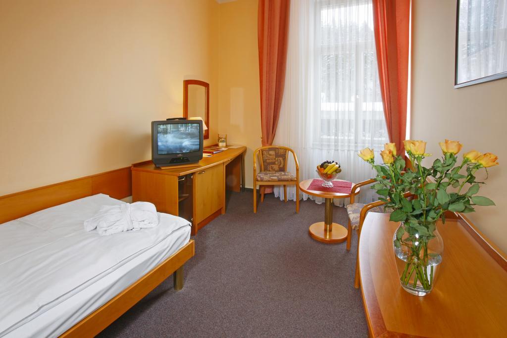 Ensana Hvezda - Imperial - Neapol Hotel Marianske Lazne Luaran gambar