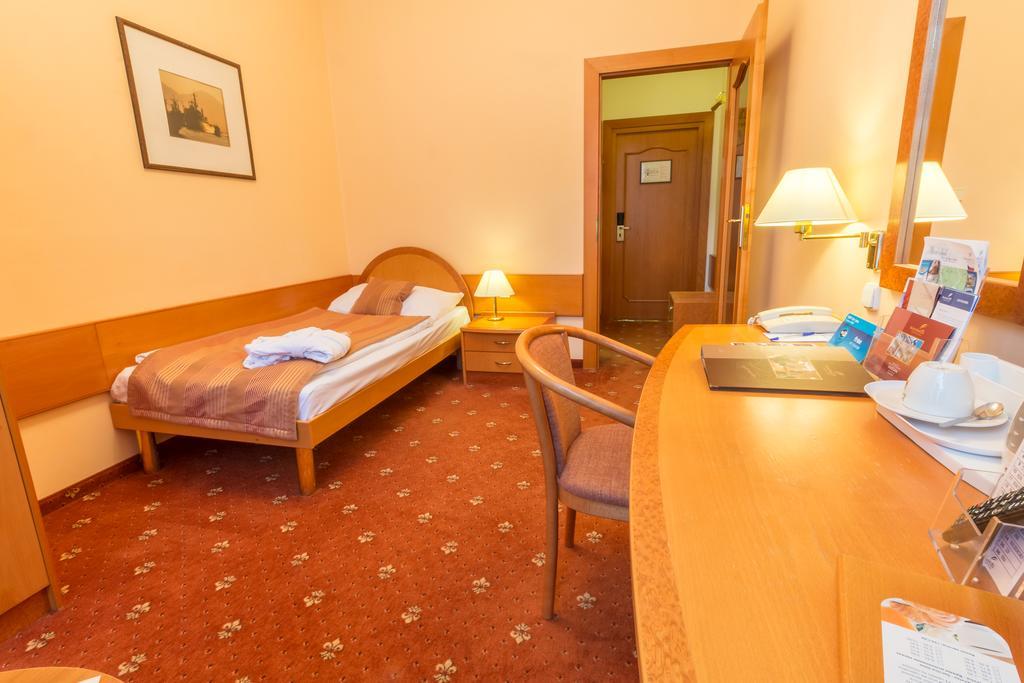 Ensana Hvezda - Imperial - Neapol Hotel Marianske Lazne Luaran gambar