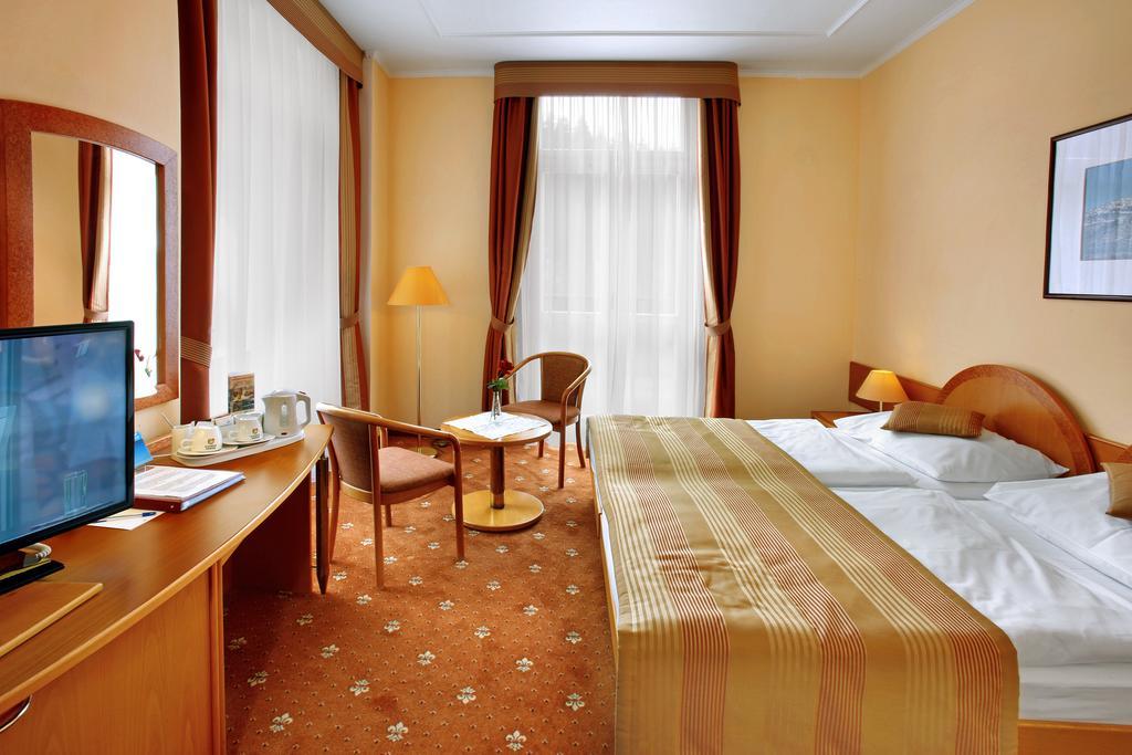 Ensana Hvezda - Imperial - Neapol Hotel Marianske Lazne Luaran gambar