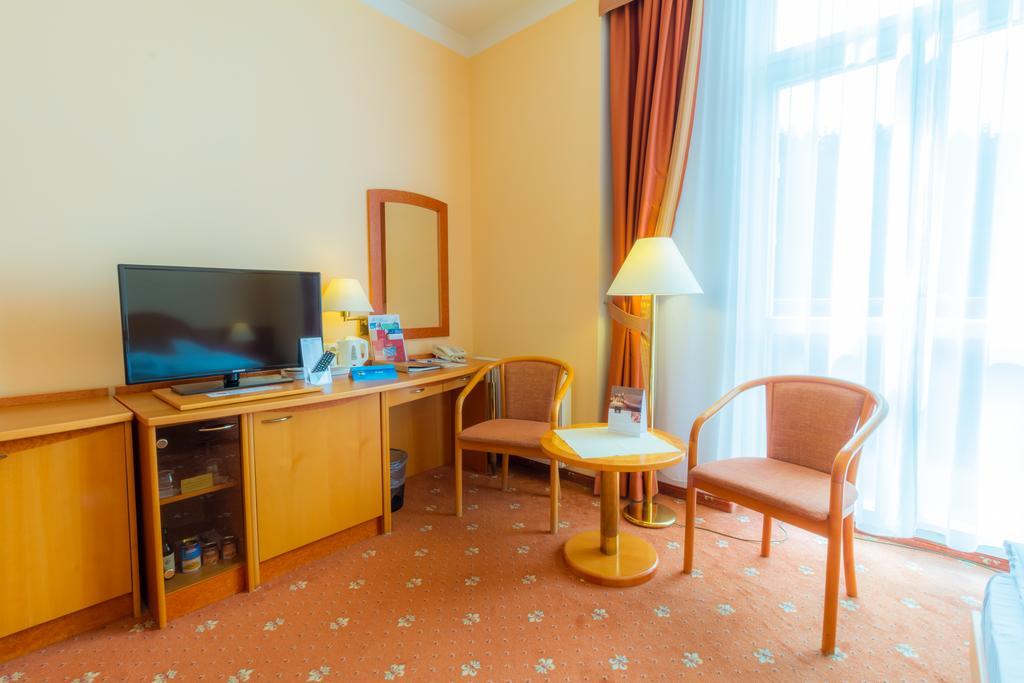 Ensana Hvezda - Imperial - Neapol Hotel Marianske Lazne Luaran gambar