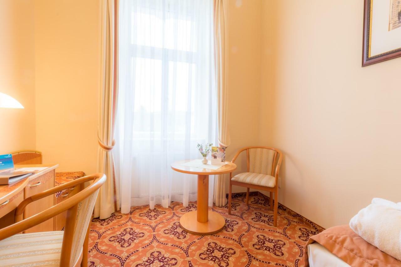 Ensana Hvezda - Imperial - Neapol Hotel Marianske Lazne Luaran gambar